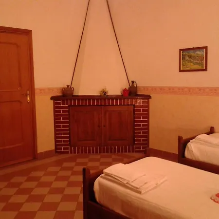 فندق مبيت وإفطار Domu'e Luna 2*