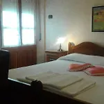 Domu'e Luna Bed & Breakfast Lunamatrona