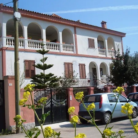 住宿加早餐酒店 Domu'e Luna Lunamatrona