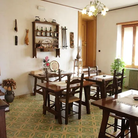 Domu'e Luna 住宿加早餐酒店 2*