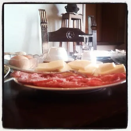 Domu'e Luna Bed & Breakfast 2*