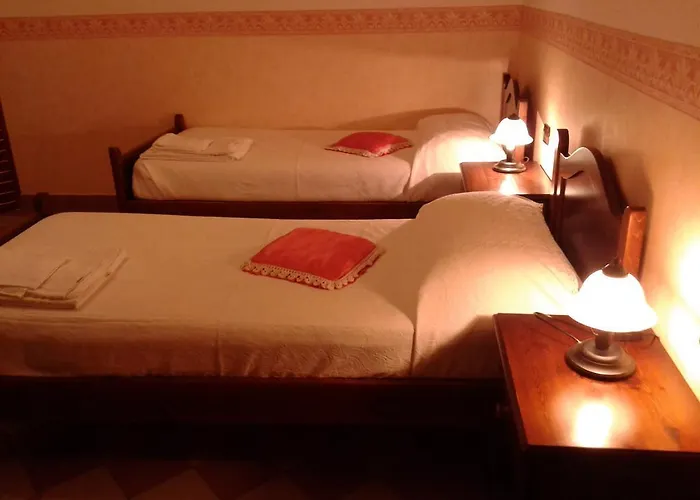 ベッド・アンド・ブレックファスト Domu'e Luna Lunamatrona